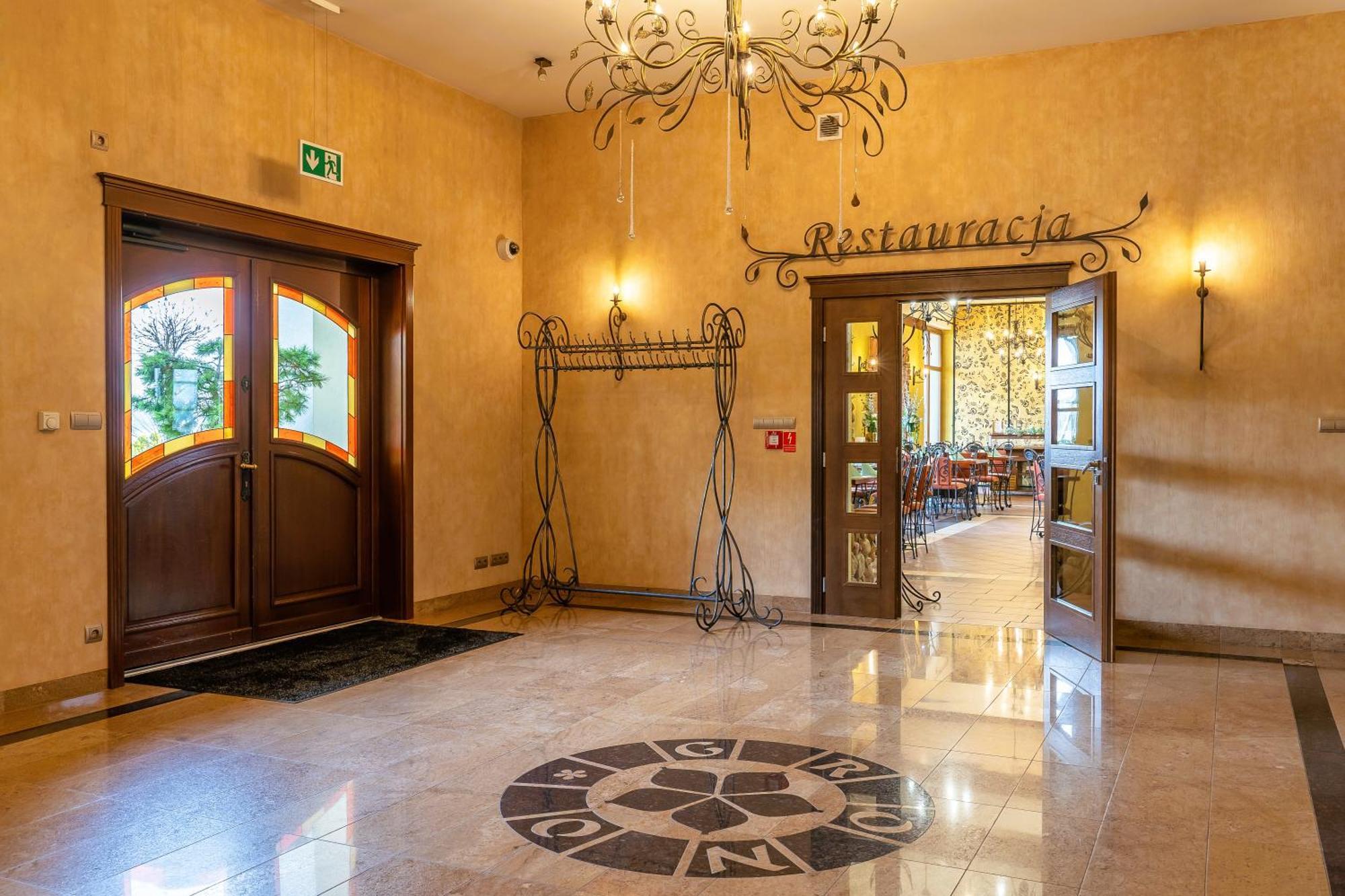 Zlota Jesien Restauracja I Noclegi Nad Jeziorem Kartuzy Exterior photo